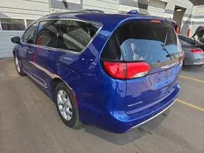 Photos of 2019 Chrysler Pacifica Limited for sale in Cedar Rapids, IA at Cassill Motors