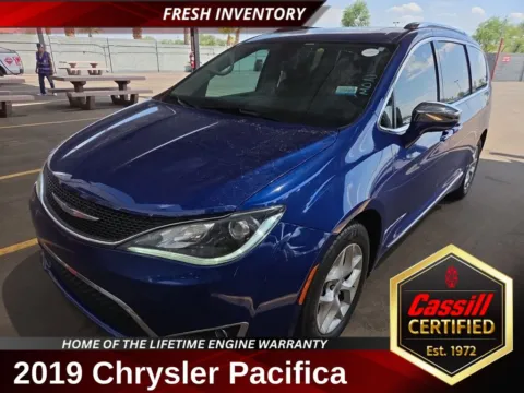 Blue 2019 Chrysler Pacifica Limited for sale in Cedar Rapids, IA