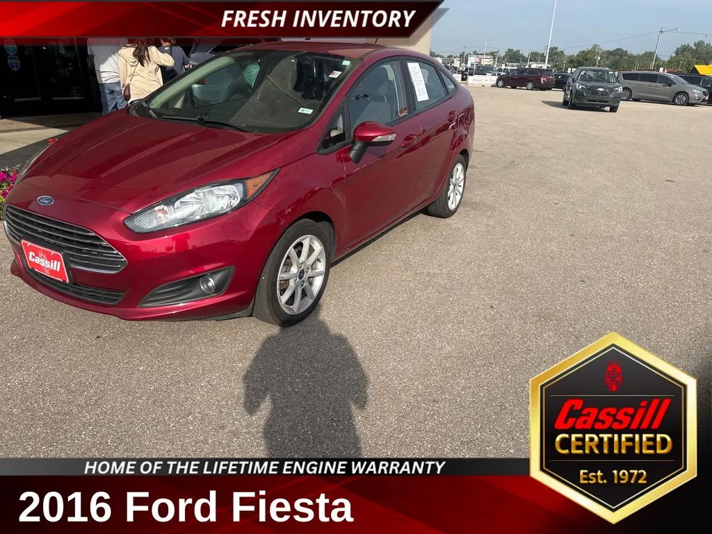 Red 2016 Ford Fiesta SE for sale in Cedar Rapids, IA