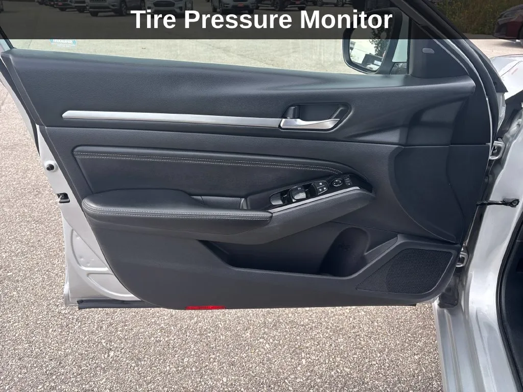 Nissan Altima photo 13