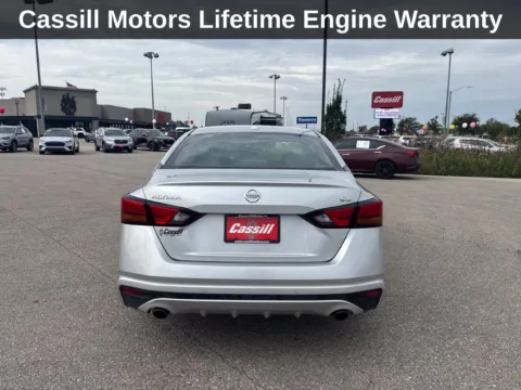 More photos of 2020 Nissan Altima 2.5 SL at Cassill Motors, IA