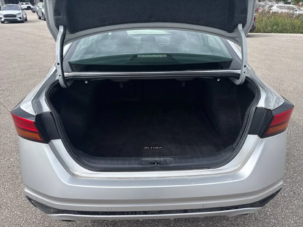 Nissan Altima photo 24