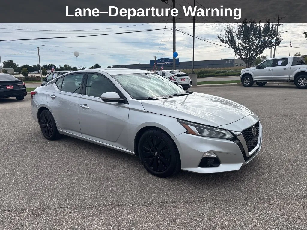 Nissan Altima photo 9