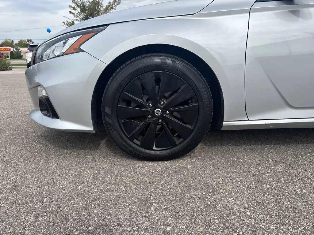 Nissan Altima photo 25