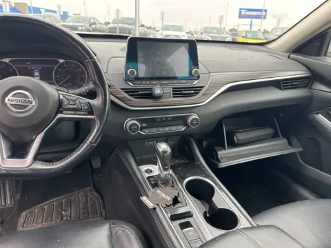 More photos of 2020 Nissan Altima 2.5 SL at Cassill Motors, IA