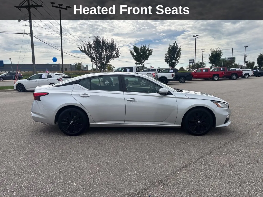 Nissan Altima photo 8