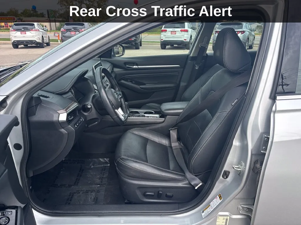 Nissan Altima photo 12