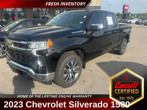 Black 2023 Chevrolet Silverado 1500 LT for sale in Cedar Rapids, IA