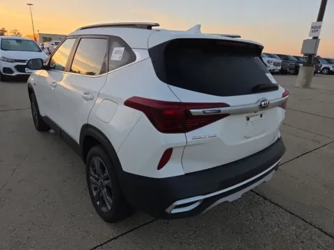 Photos of 2021 Kia Seltos S for sale in Cedar Rapids, IA at Cassill Motors