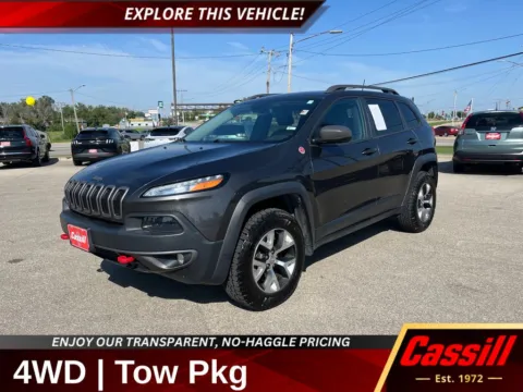 Gray 2016 Jeep Cherokee Trailhawk for sale in Cedar Rapids, IA