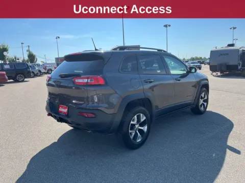More photos of 2016 Jeep Cherokee Trailhawk at Cassill Motors, IA