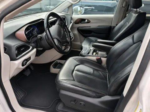 Photos of 2017 Chrysler Pacifica Touring L for sale in Cedar Rapids, IA at Cassill Motors
