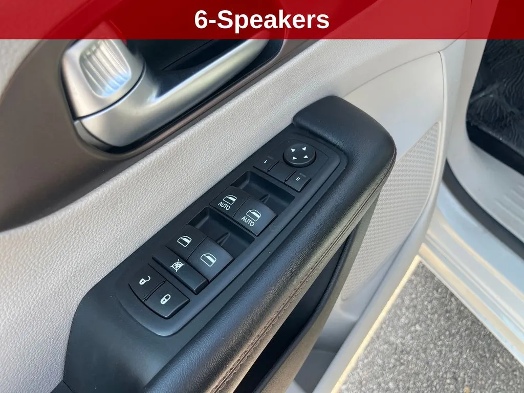 Chrysler Pacifica photo 14