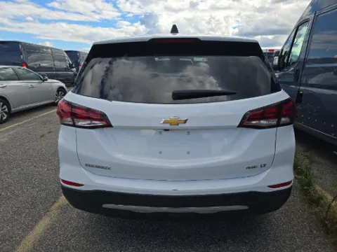 More photos of 2022 Chevrolet Equinox LT at Cassill Motors, IA