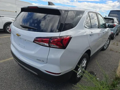 More photos of 2022 Chevrolet Equinox LT at Cassill Motors, IA