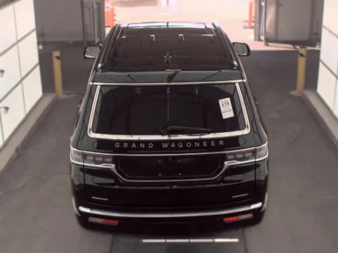 More photos of 2022 Jeep Grand Wagoneer Series III at Cassill Motors, IA