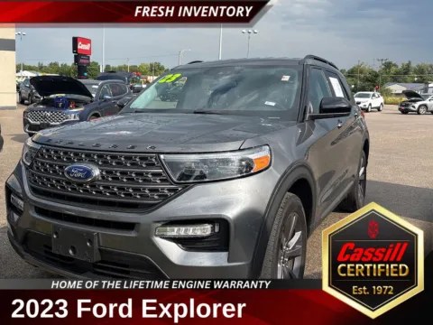 Gray 2023 Ford Explorer XLT for sale in Cedar Rapids, IA