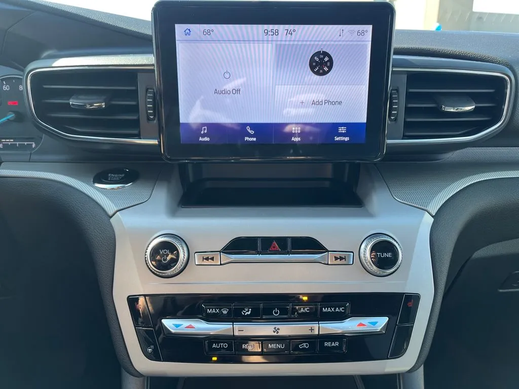 Ford Explorer photo 25