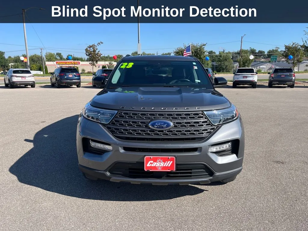 Ford Explorer photo 10