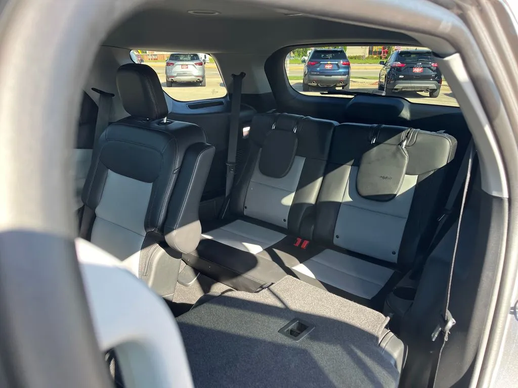 Ford Explorer photo 27