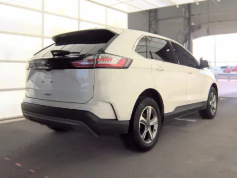 More photos of 2021 Ford Edge SEL at Cassill Motors, IA