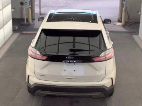 More photos of 2021 Ford Edge SEL at Cassill Motors, IA
