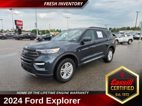Blue 2024 Ford Explorer XLT for sale in Cedar Rapids, IA
