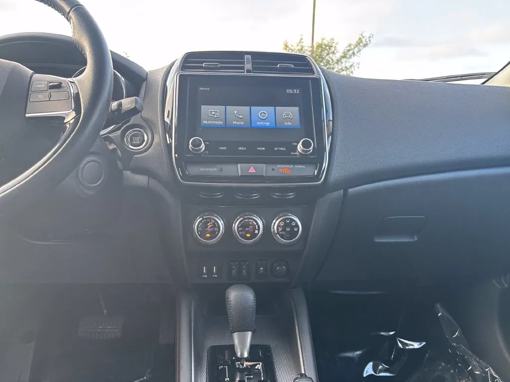 Mitsubishi Outlander Sport photo 24