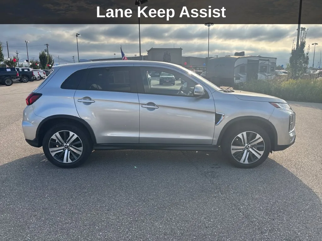 Mitsubishi Outlander Sport photo 8
