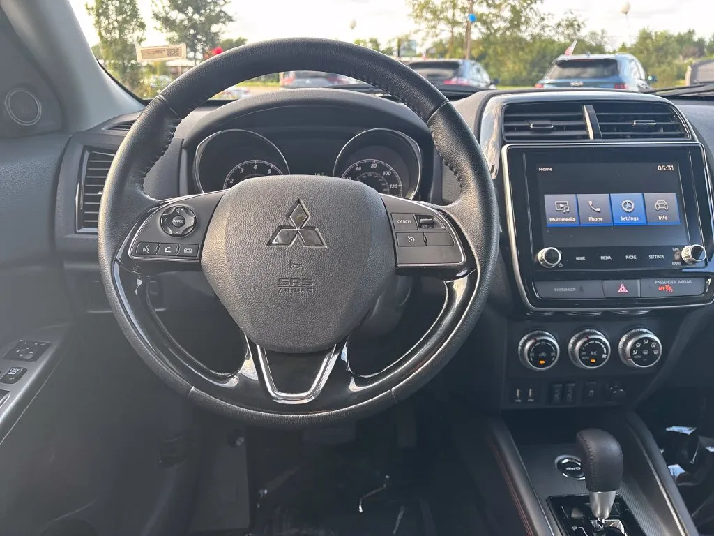 Mitsubishi Outlander Sport photo 17