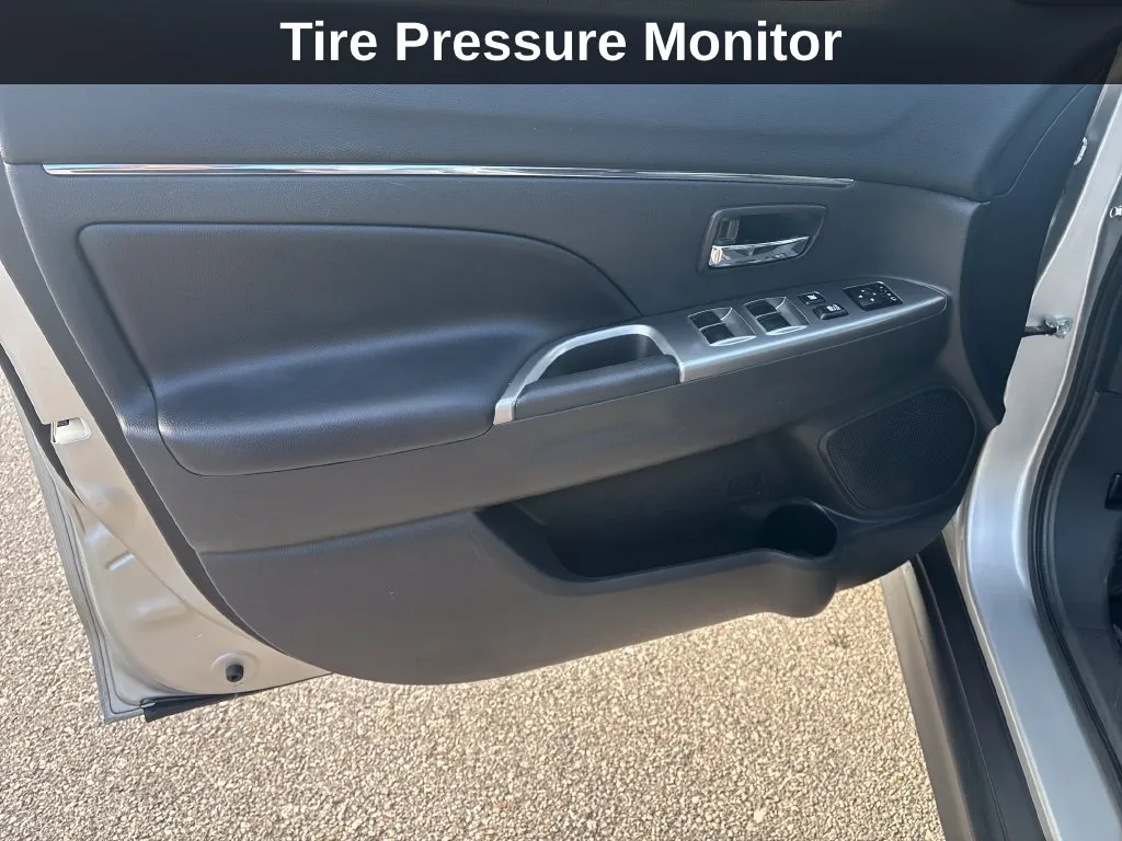 Mitsubishi Outlander Sport photo 13