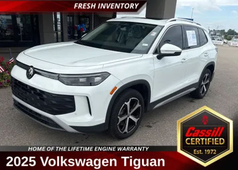 White 2025 Volkswagen Tiguan 2.0T SE for sale in Cedar Rapids, IA
