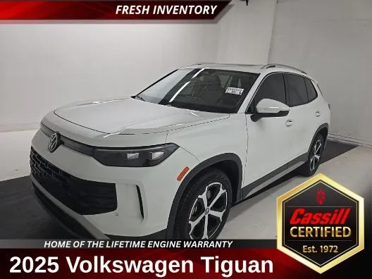 White 2025 Volkswagen Tiguan 2.0T SE for sale in Cedar Rapids, IA