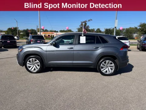 Photos of 2020 Volkswagen Atlas Cross Sport 2.0T SE w/Technology for sale in Cedar Rapids, IA at Cassill Motors