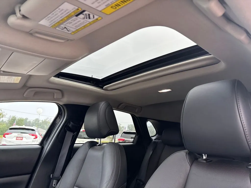 Mazda CX-30 photo 28