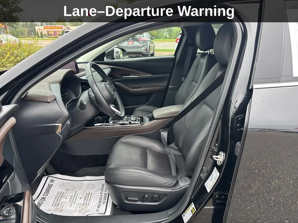 Mazda CX-30 photo 12