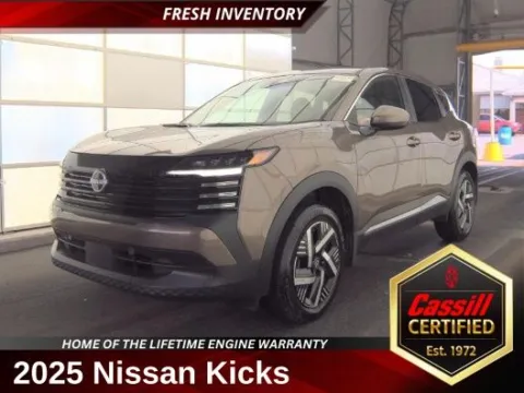 Brown 2025 Nissan Kicks SV for sale in Cedar Rapids, IA