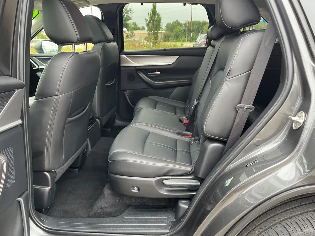 Mazda CX-90 photo 28
