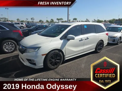 White 2019 Honda Odyssey Elite for sale in Cedar Rapids, IA