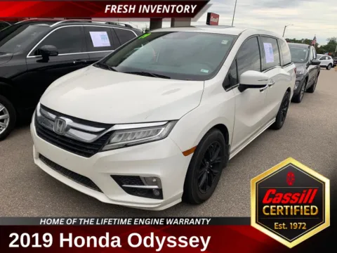 White 2019 Honda Odyssey Elite for sale in Cedar Rapids, IA