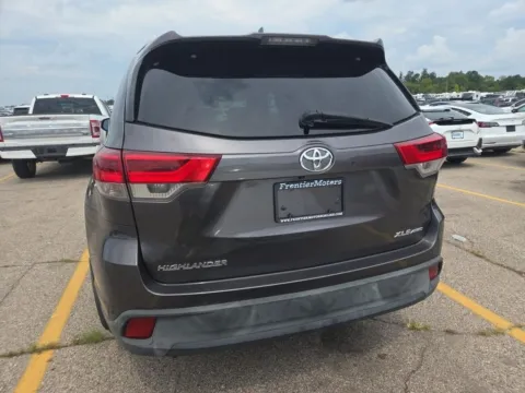 More photos of 2018 Toyota Highlander XLE at Cassill Motors, IA