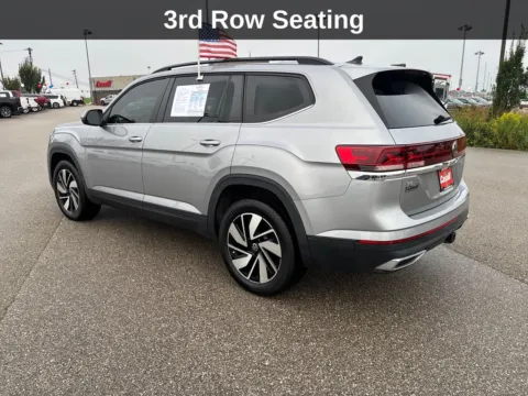 Another view of 2024 Volkswagen Atlas 2.0T SE w/Technology for sale in Cedar Rapids, IA at Cassill Motors