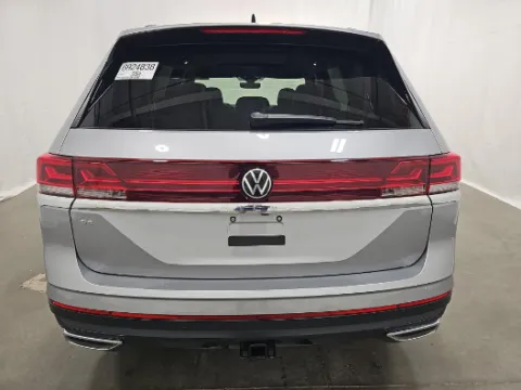 More photos of 2024 Volkswagen Atlas 2.0T SE w/Technology at Cassill Motors, IA