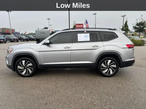 Photos of 2024 Volkswagen Atlas 2.0T SE w/Technology for sale in Cedar Rapids, IA at Cassill Motors