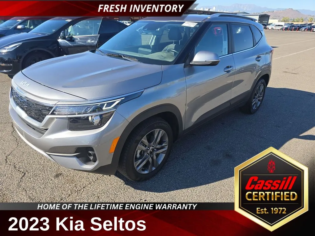 Gray 2023 Kia Seltos S for sale in Cedar Rapids, IA