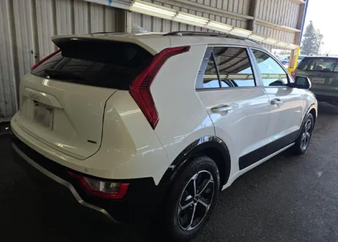 More photos of 2023 Kia Niro SX at Cassill Motors, IA