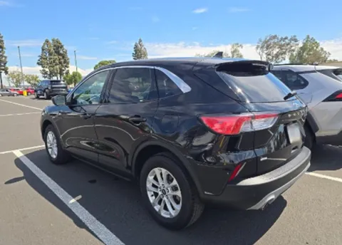 Photos of 2021 Ford Escape SE for sale in Cedar Rapids, IA at Cassill Motors