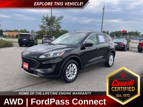 Black 2021 Ford Escape SE for sale in Cedar Rapids, IA