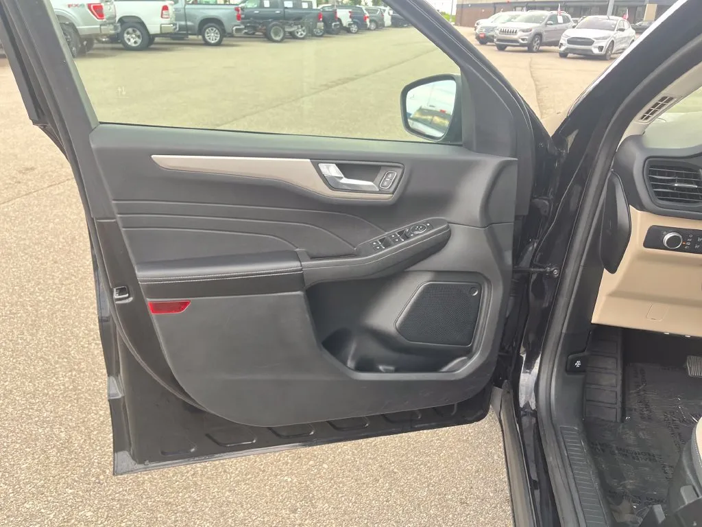 Ford Escape photo 13