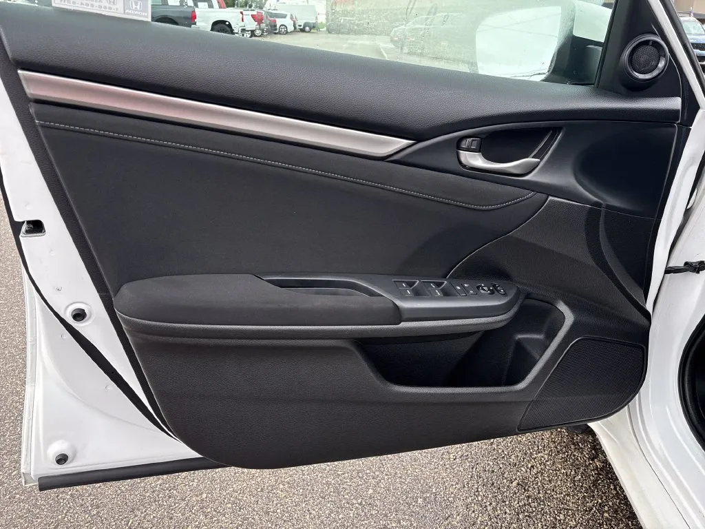Honda Civic photo 13